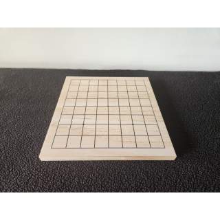 Tablero 9x9 MDF para piedras de 14 milímetros.