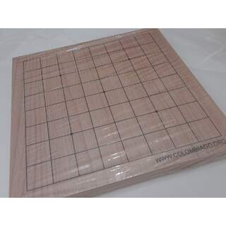 Tablero 9x9 MDF para piedras de 21 milímetros.